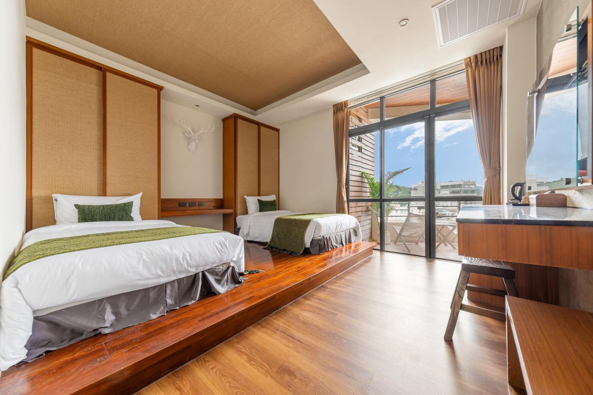 Sun Moon Lake Itathao Vacation Inn With Elevator Yuchi Exterior foto