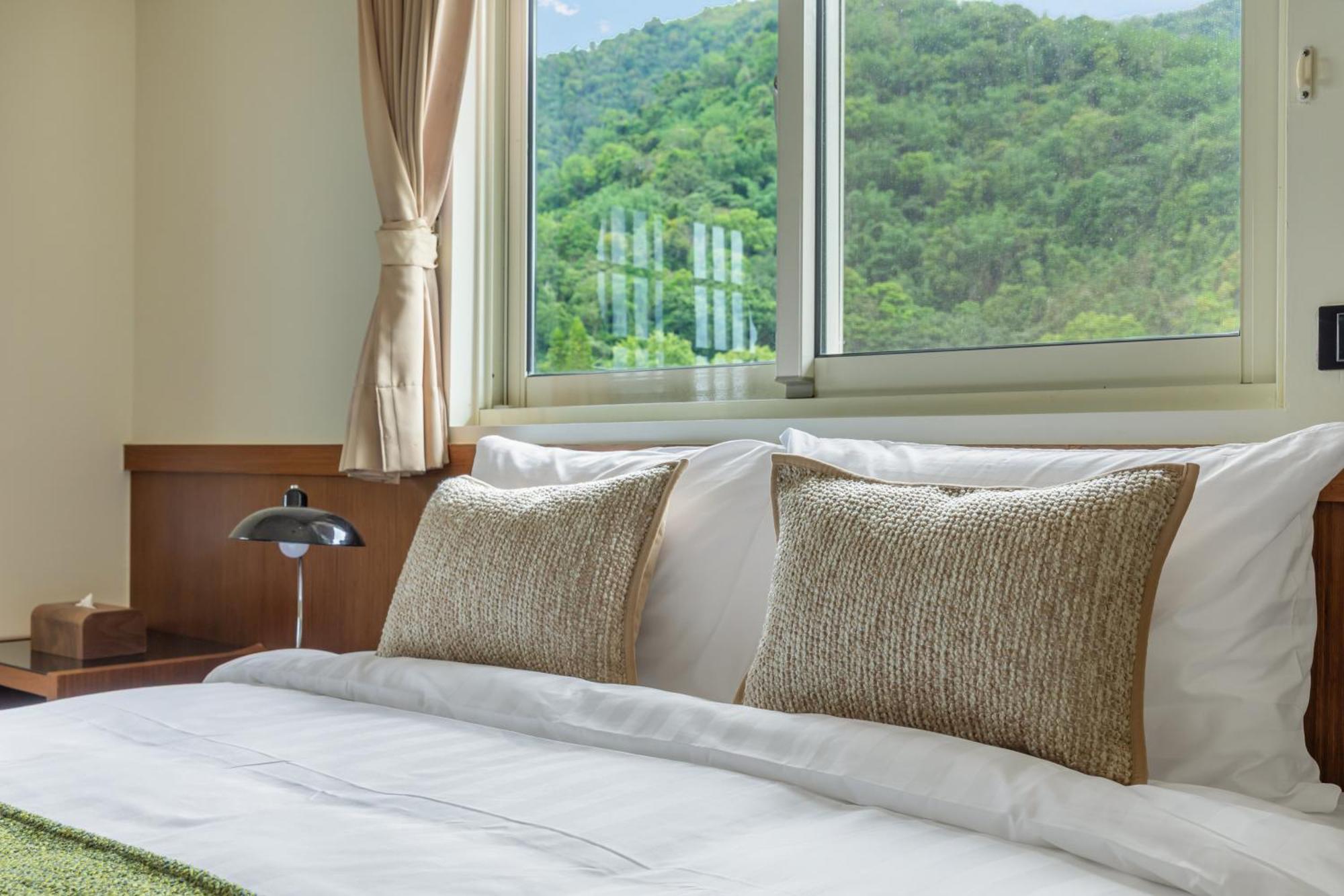 Sun Moon Lake Itathao Vacation Inn With Elevator Yuchi Exterior foto